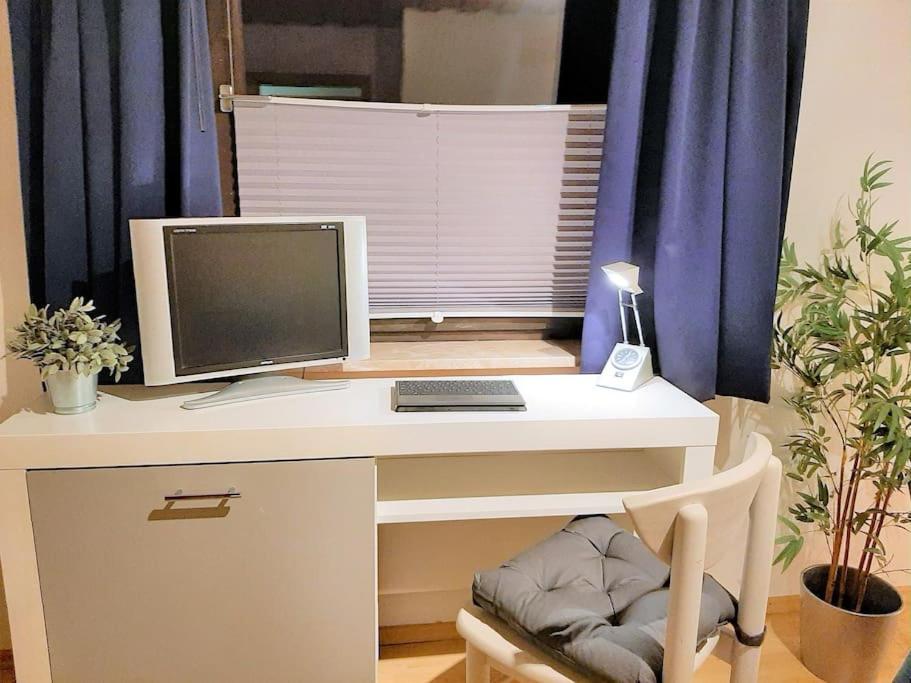 Bungalow Direkt Am See, Mit Eigenem Boot Родинг Экстерьер фото