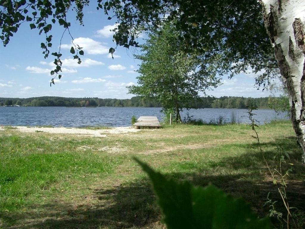 Bungalow Direkt Am See, Mit Eigenem Boot Родинг Экстерьер фото